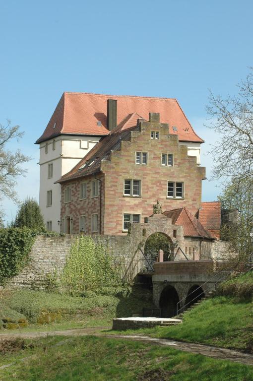 Schloss Neuburg Hotel Mosbach  Exterior foto