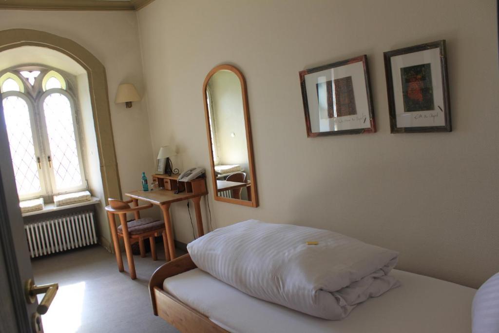 Schloss Neuburg Hotel Mosbach  Habitación foto
